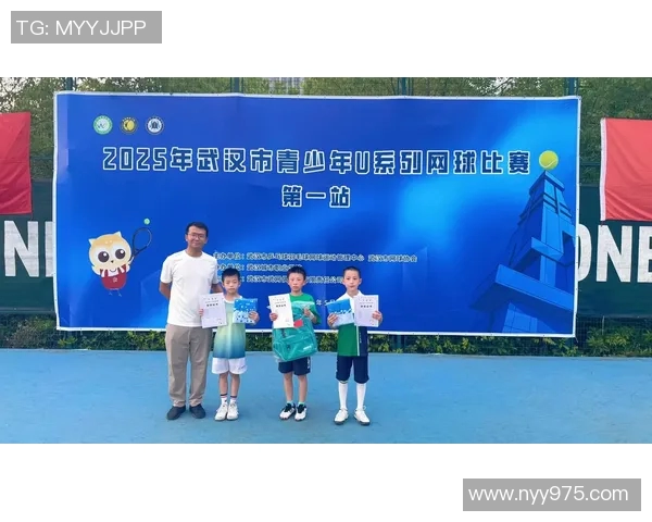 武汉网球队比赛经验引发热议球迷与专家各执己见探讨成败原因